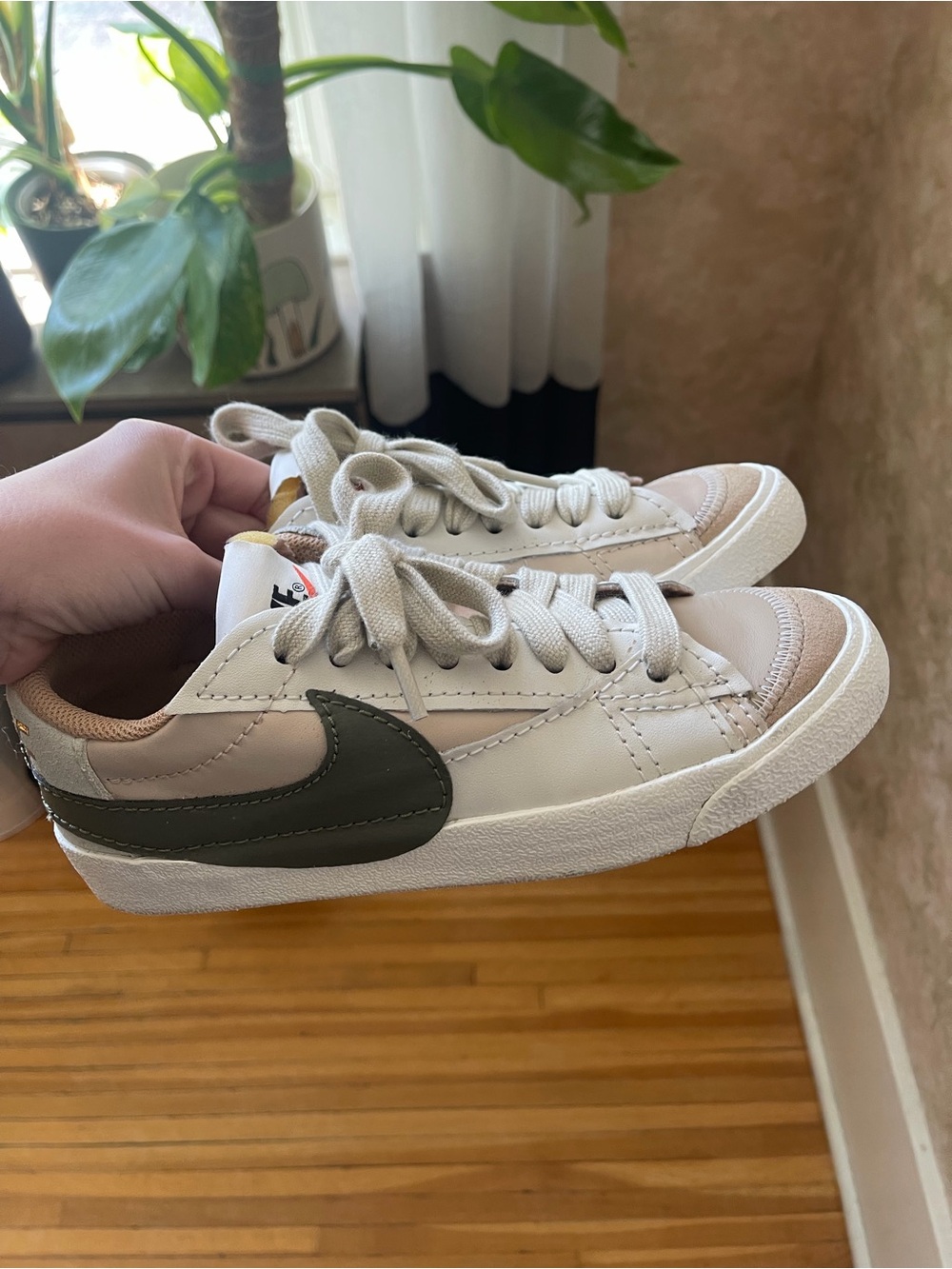 Women’s Nike Low-Top Blazers in White, Olive & Tan - Picture 1 of 4